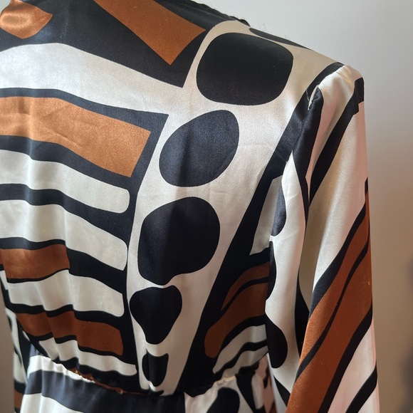 90’s silky satin peplum blouse - Picture 3 of 4